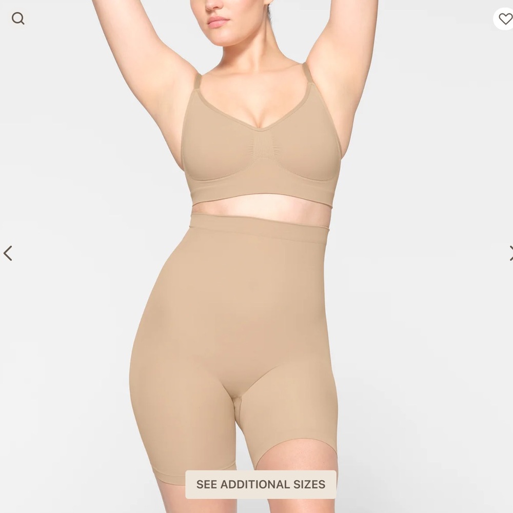Skims Seamless Sculpt Mid Thigh Short Size L Mica
